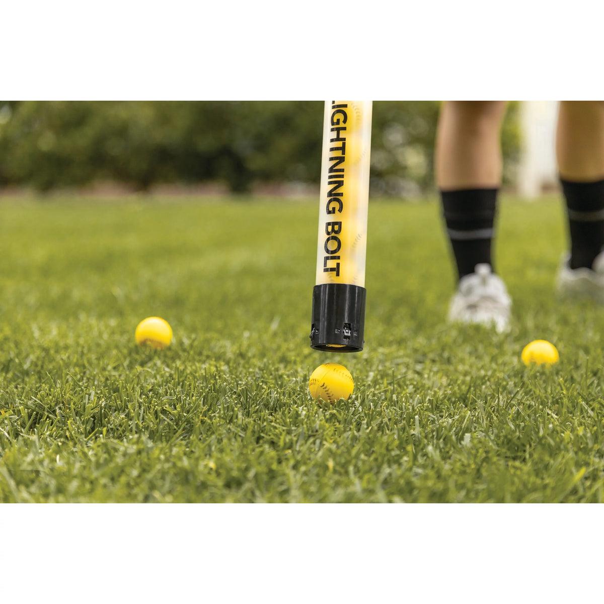 Lightweight Portable Automatic Pitching Machine with 26 Ball Capacity L17938