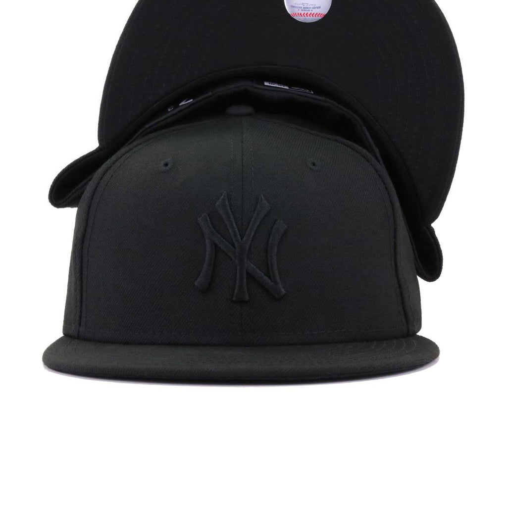 Black Fitted Hat O8387