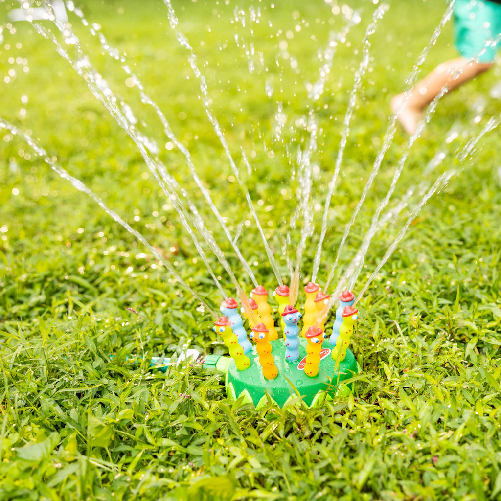 Outdoor Sprinkler Toy with Hose Attachment O795887