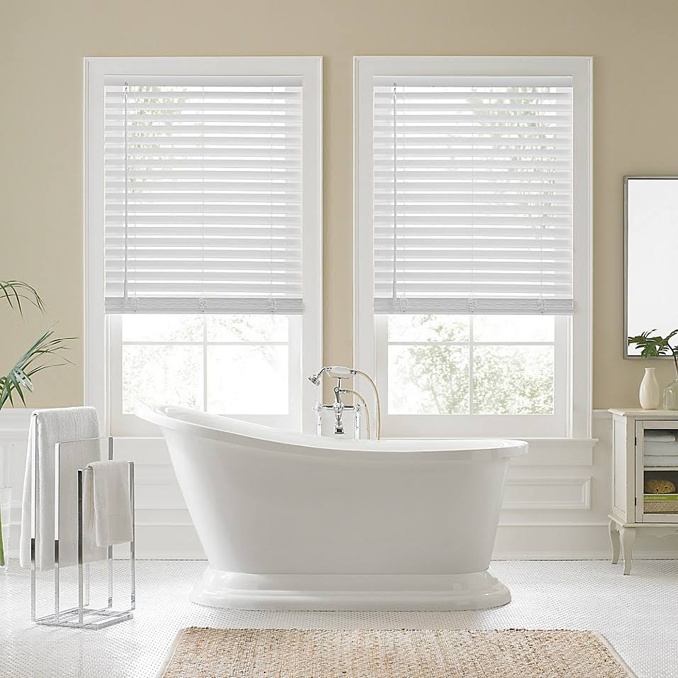 Faux Wood Cordless Shade in White I9219