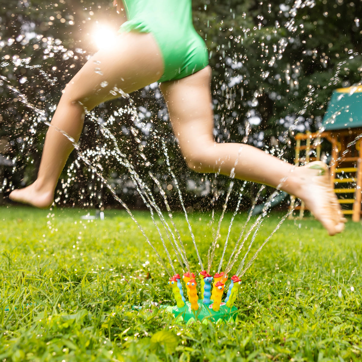 Outdoor Sprinkler Toy with Hose Attachment O795887