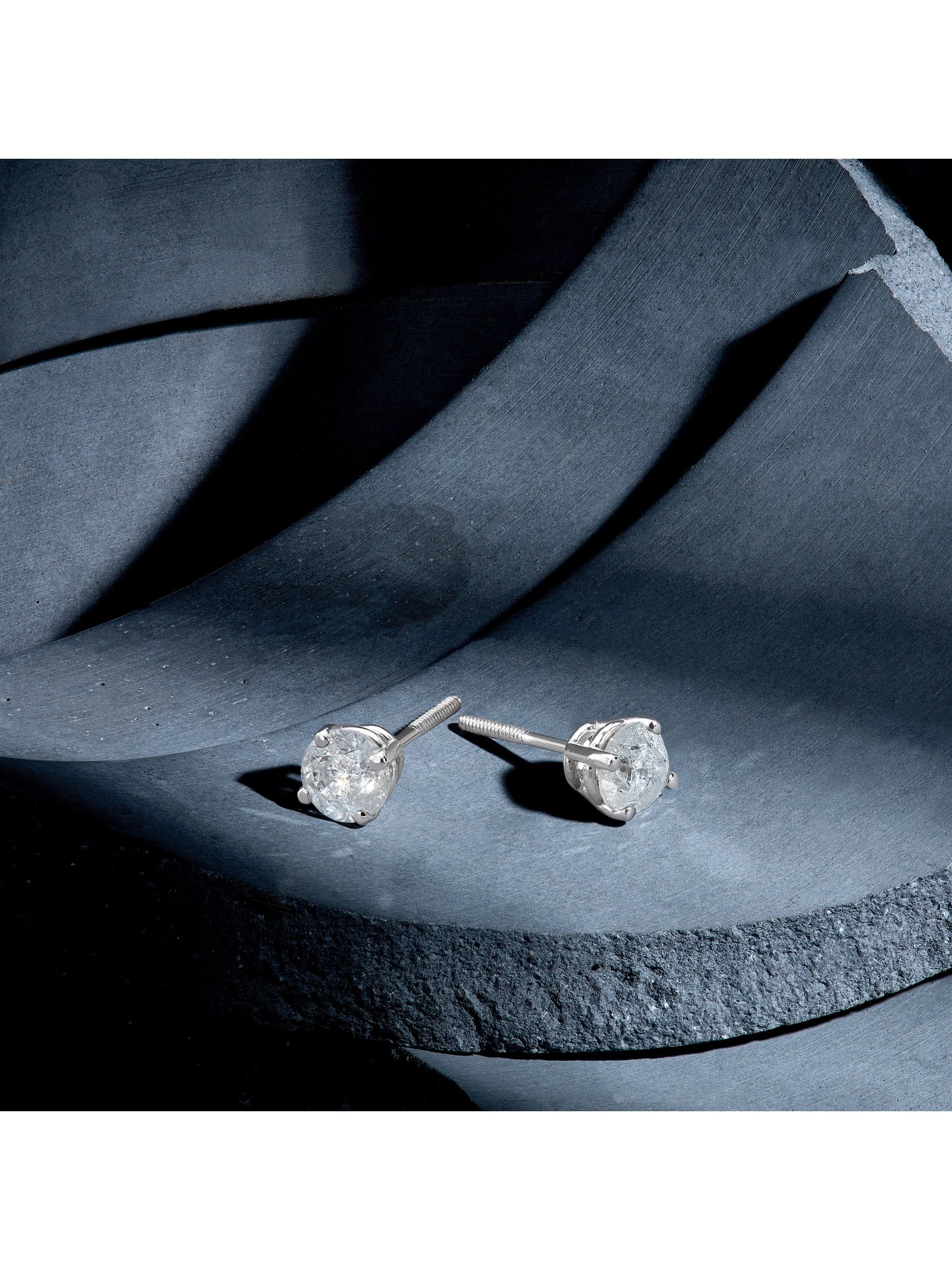 14kt White Gold Diamond Solitaire Stud Earrings V1893