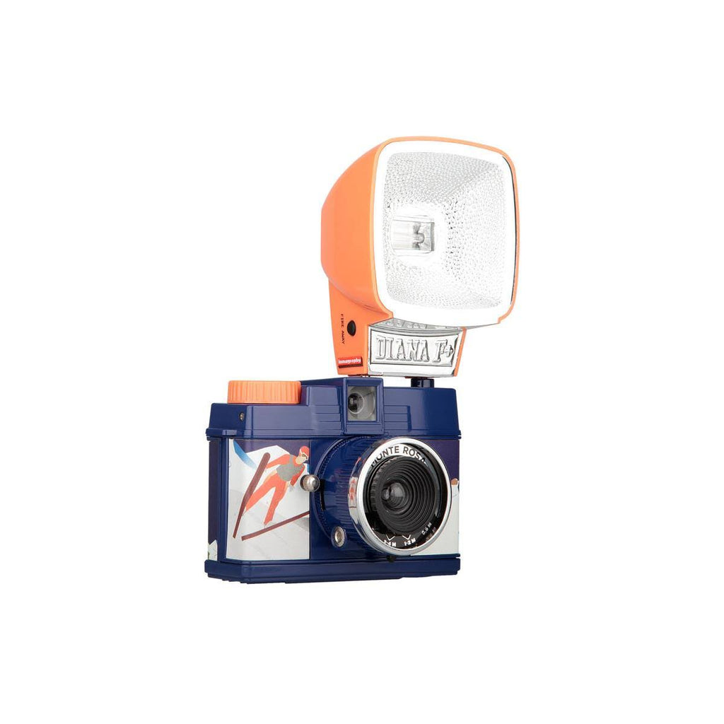 35mm Camera with Flash Q4469