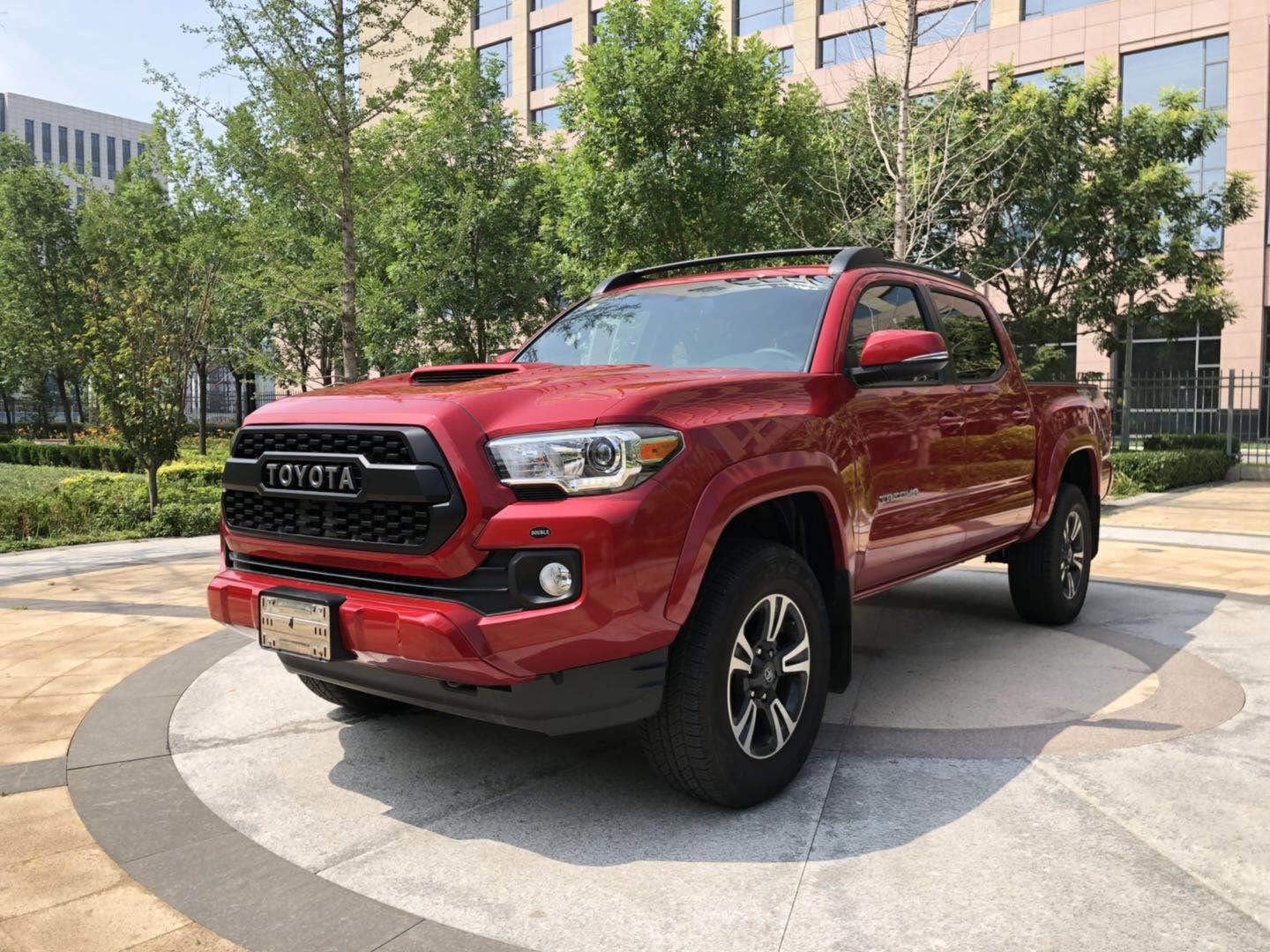 Roof Rack Cross Bars for Toyota Tacoma Double Cab Crew Cab R576