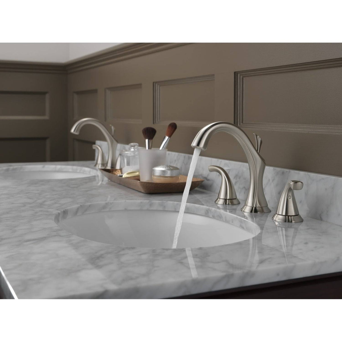 Two Handle Widespread Bathroom Faucet Stainless M68013