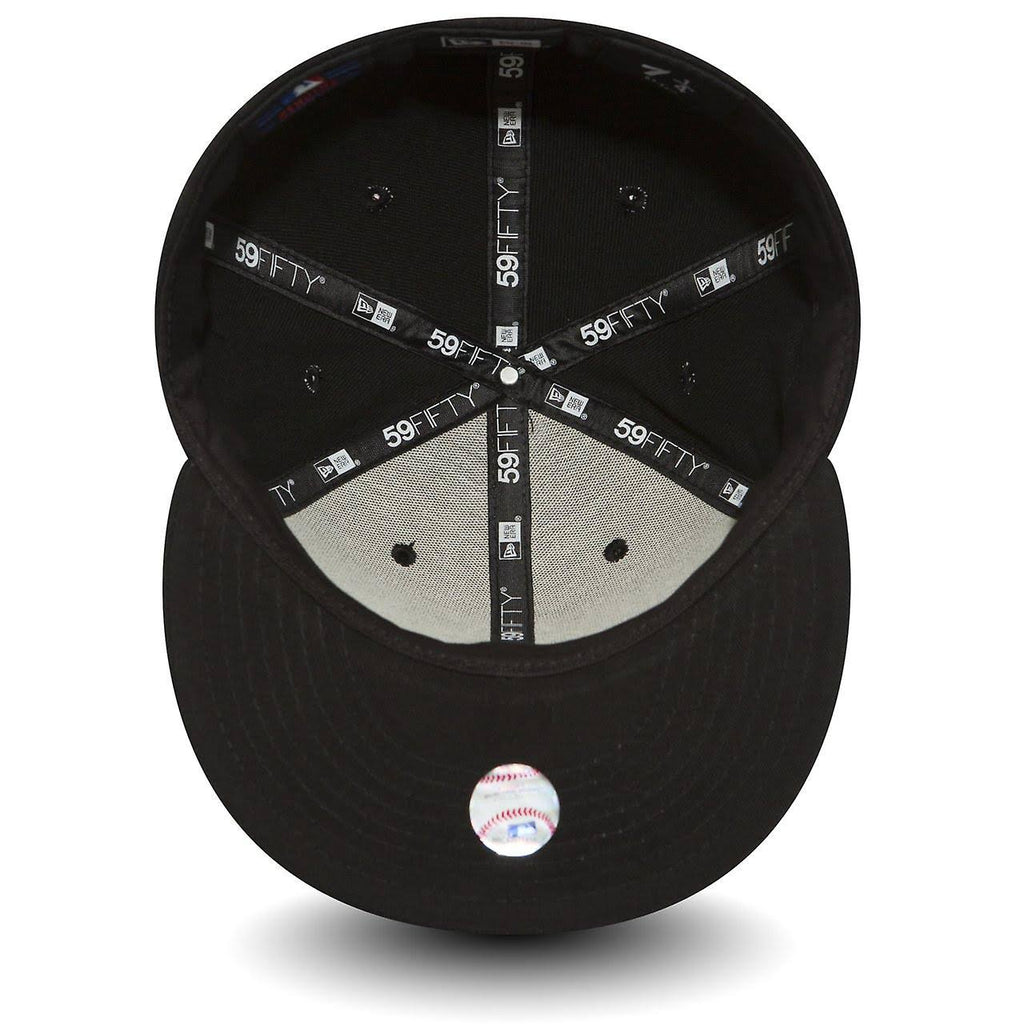 Black Fitted Hat O8387