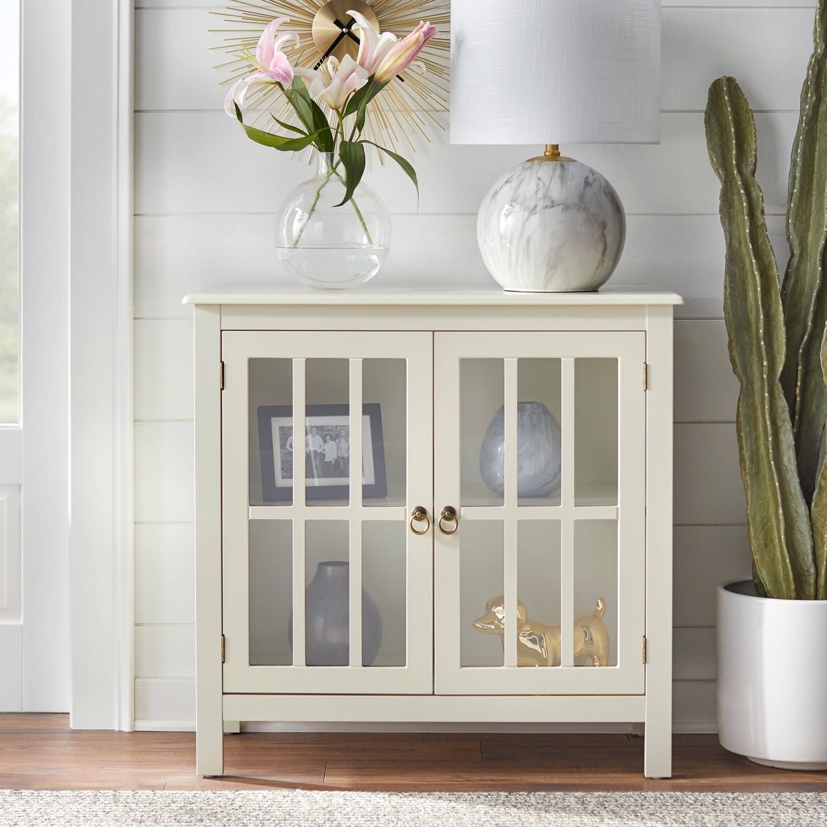 Red Cabinet Q8041