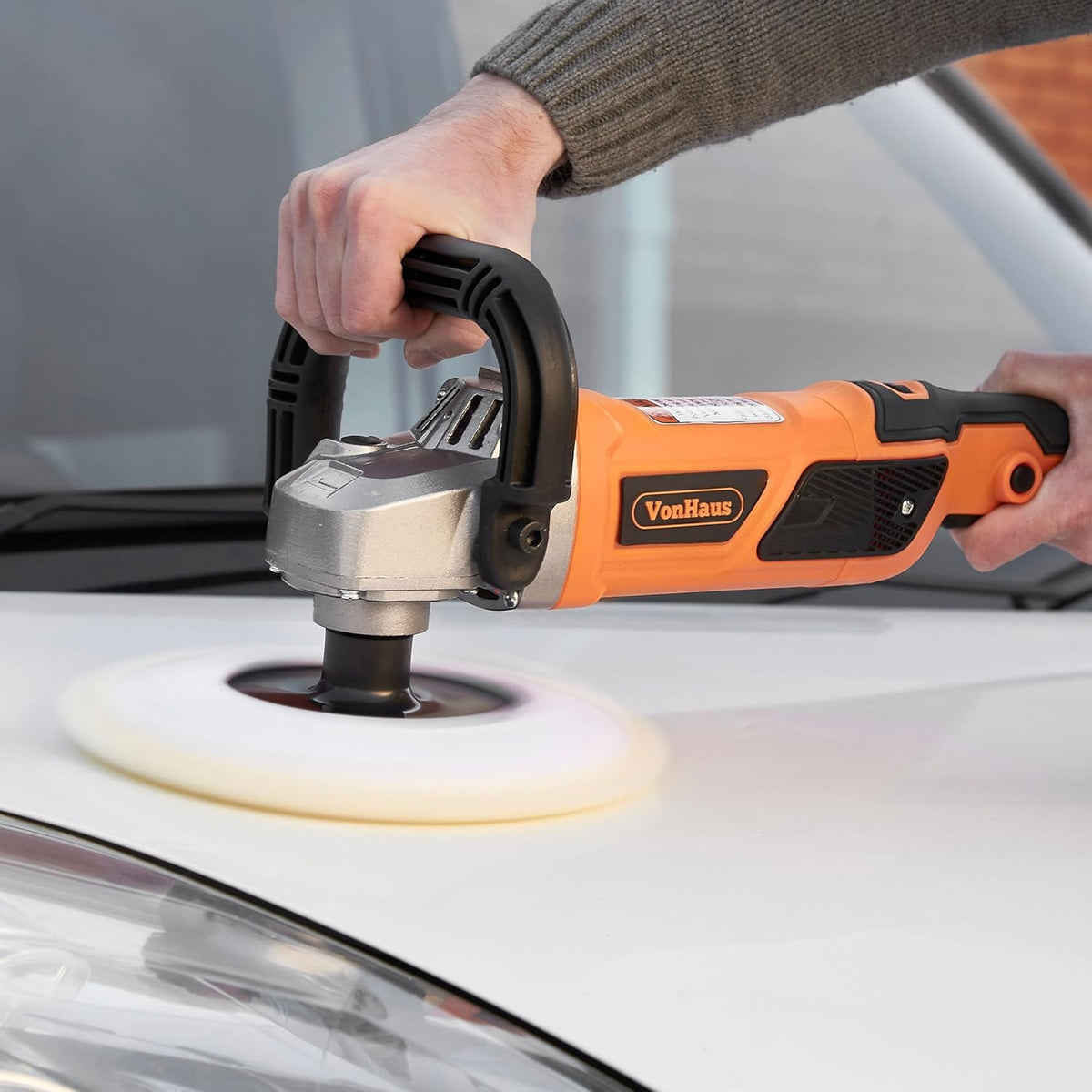 7-Inch Rotary Polisher with 7 Pads, 10-Amp, 600-3000 RPM R861747