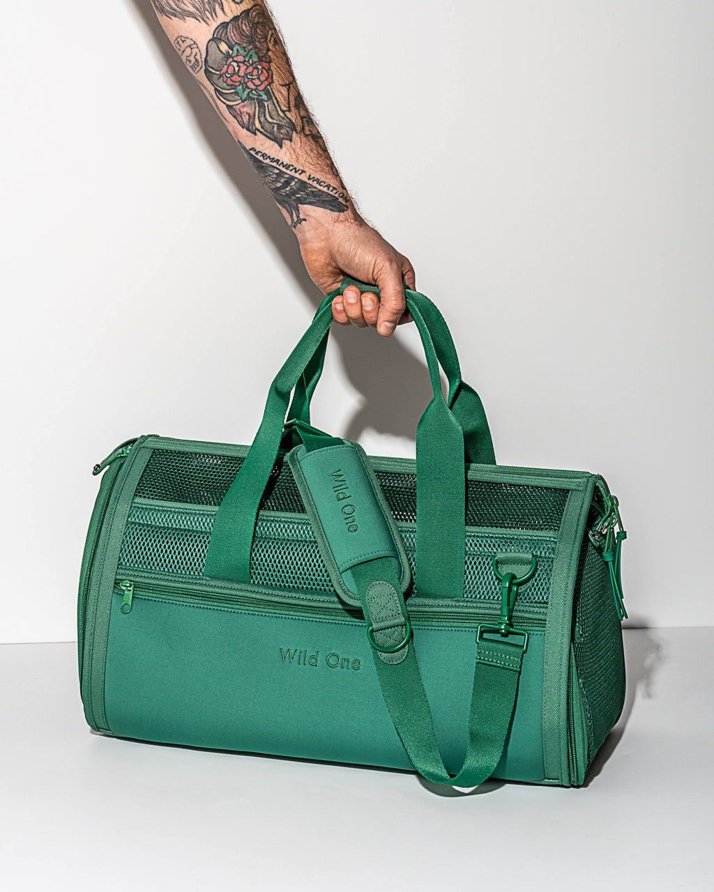 Black Travel Carrier R69670