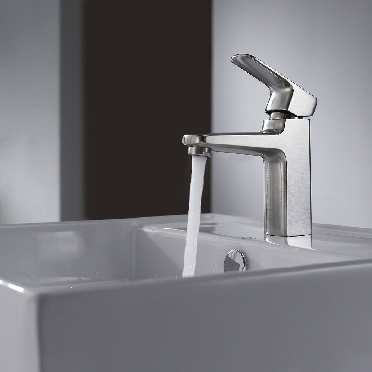 Brushed Nickel Single Hole Bathroom Faucet V31962
