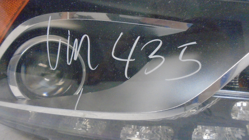 Pre-Owned Audi Q5 Left Driver Xenon HID Head Light Lamp Z999