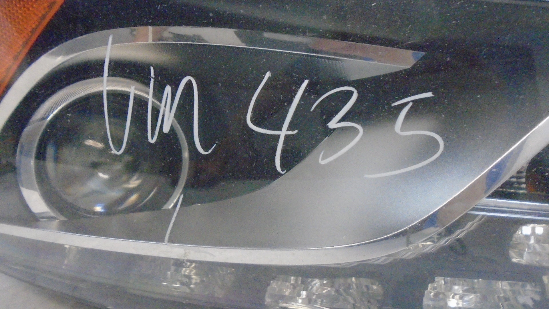 Pre-Owned Audi Q5 Left Driver Xenon HID Head Light Lamp Z999