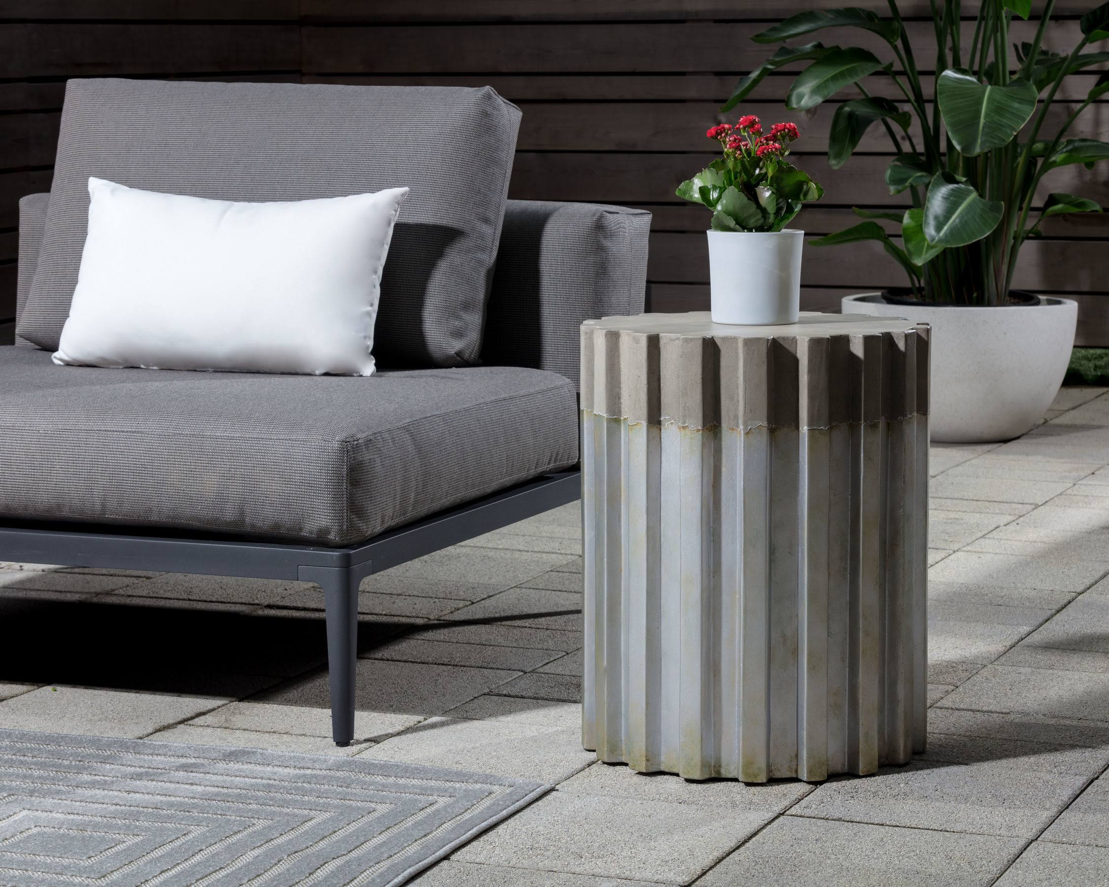 Pedestal S30319