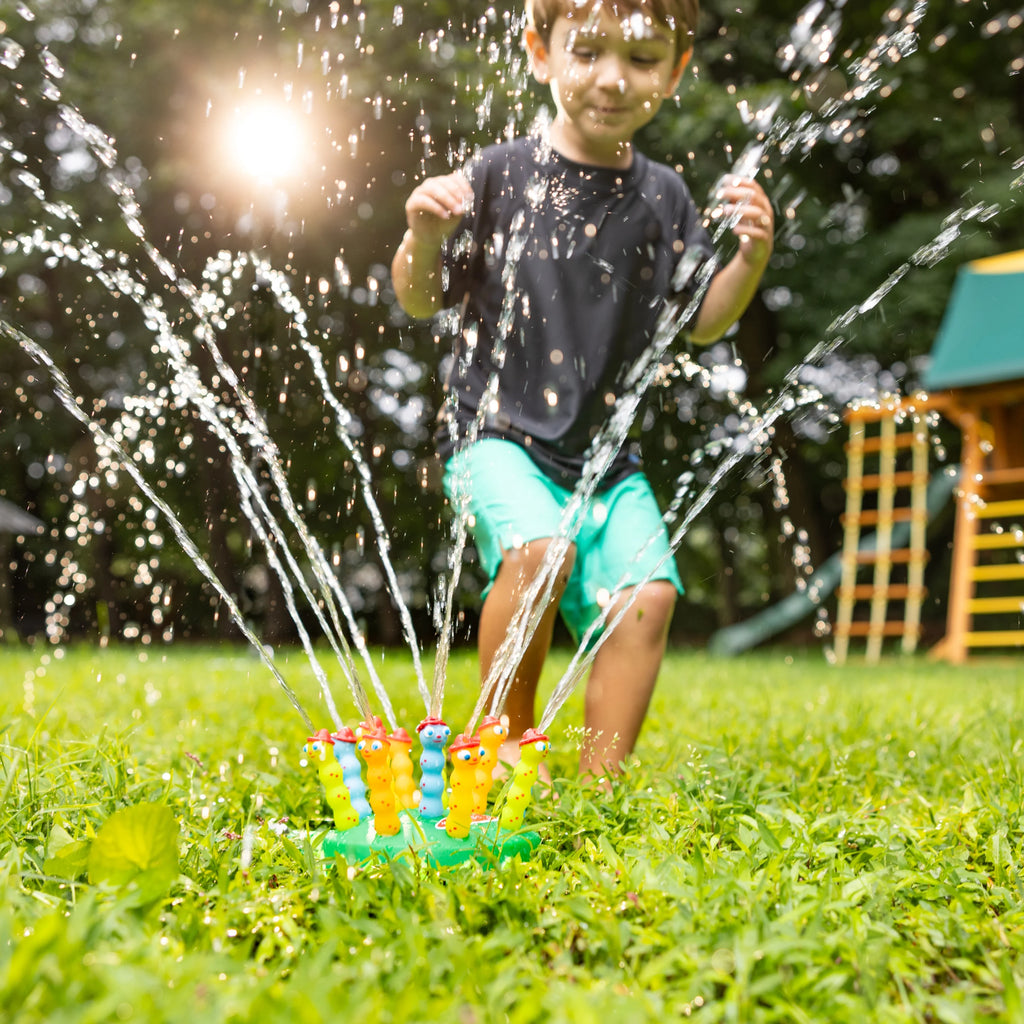 Outdoor Sprinkler Toy with Hose Attachment O795887